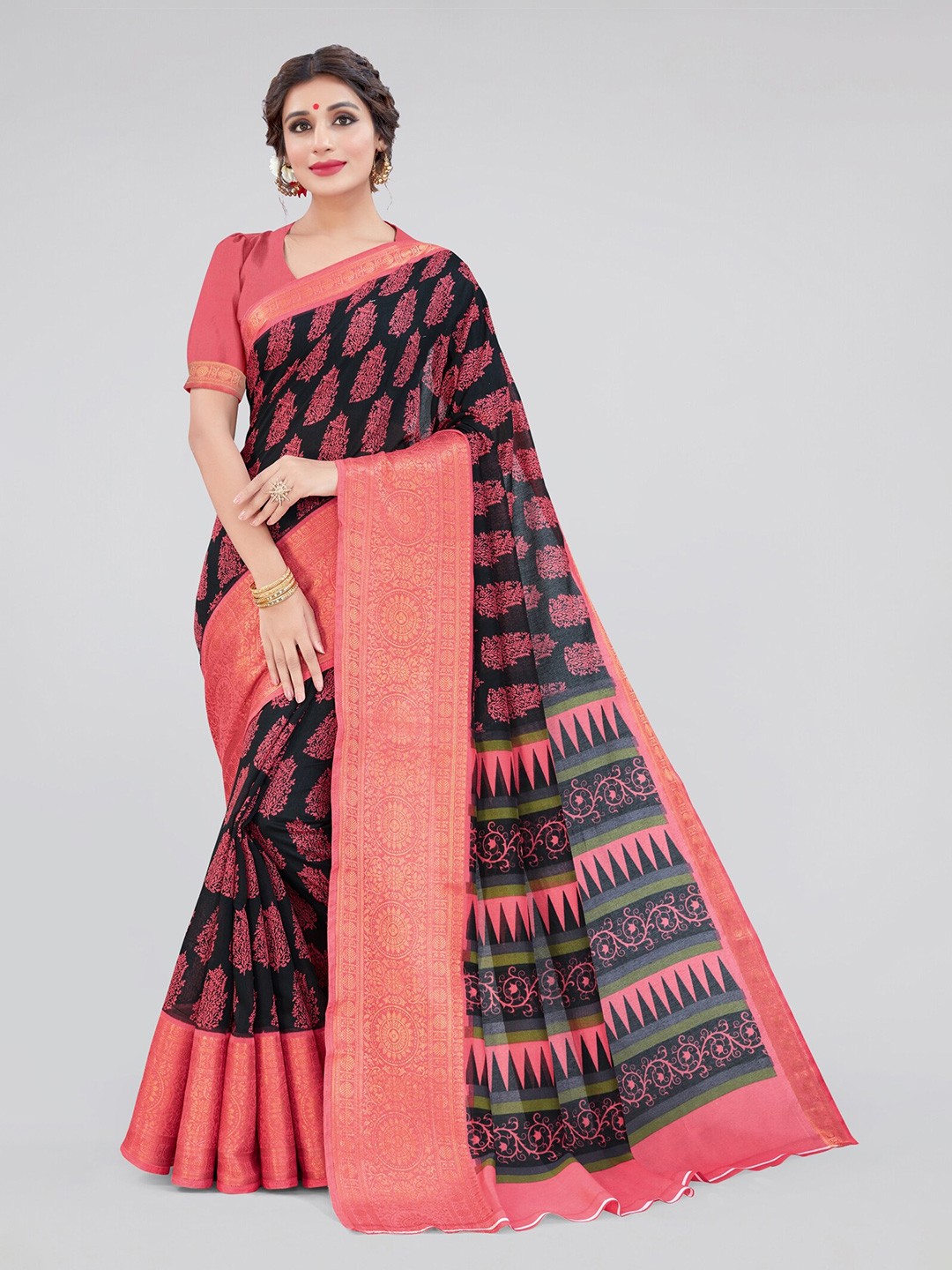

MIRCHI FASHION Black & Peach-Coloured Ethnic Motifs Block Print Saree
