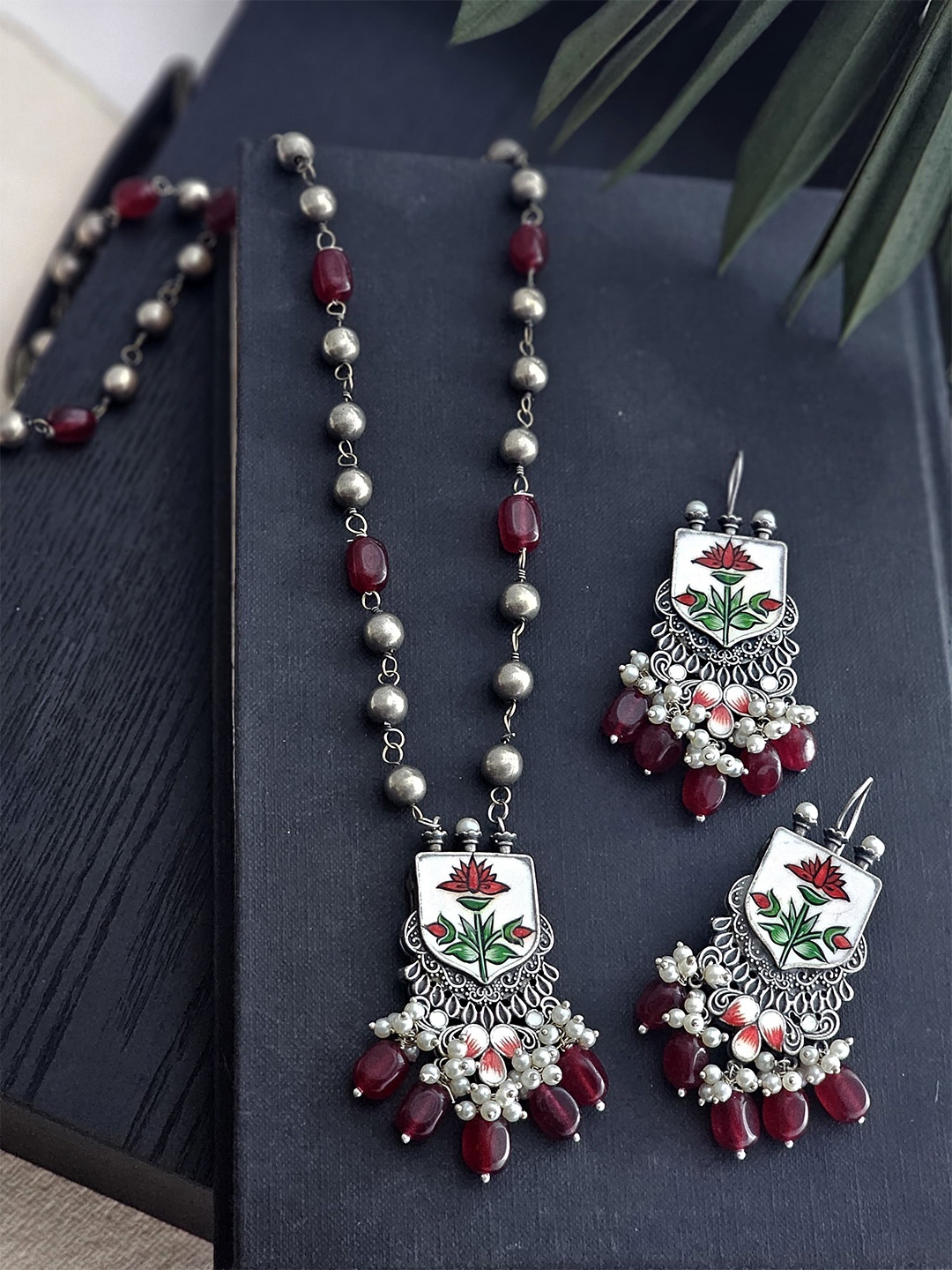 

Binnis Wardrobe Silver-Plated Stone-Studded Jewellery Set