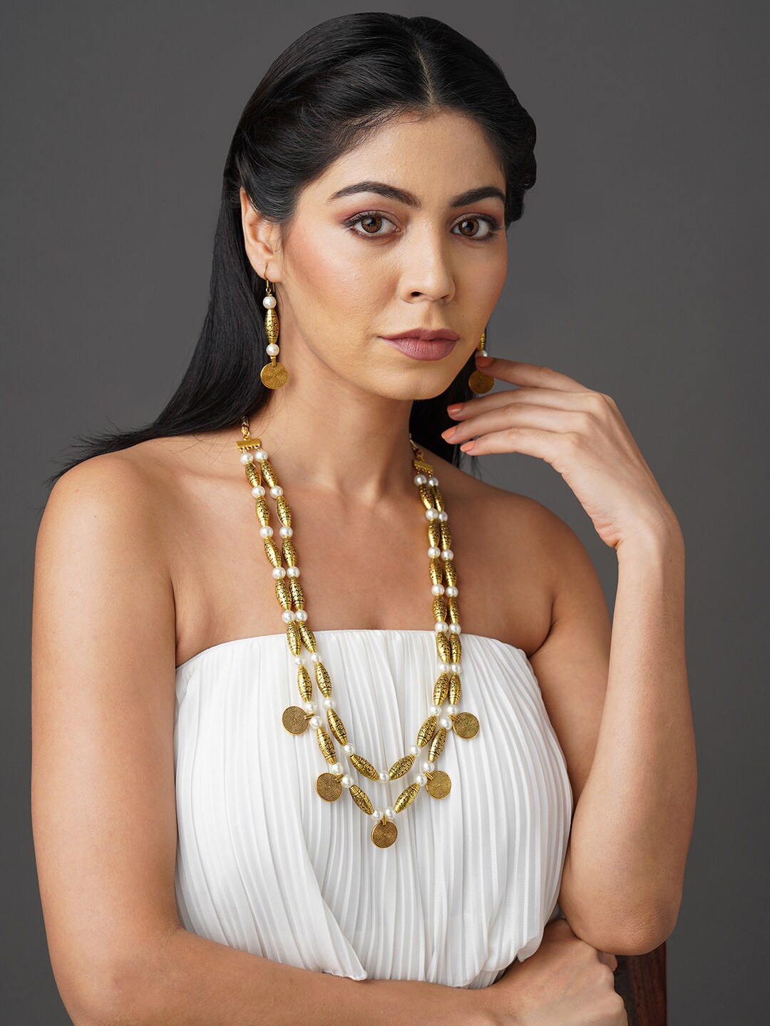 

Binnis Wardrobe Gold-Plated Stone-Studded Jewellery Set