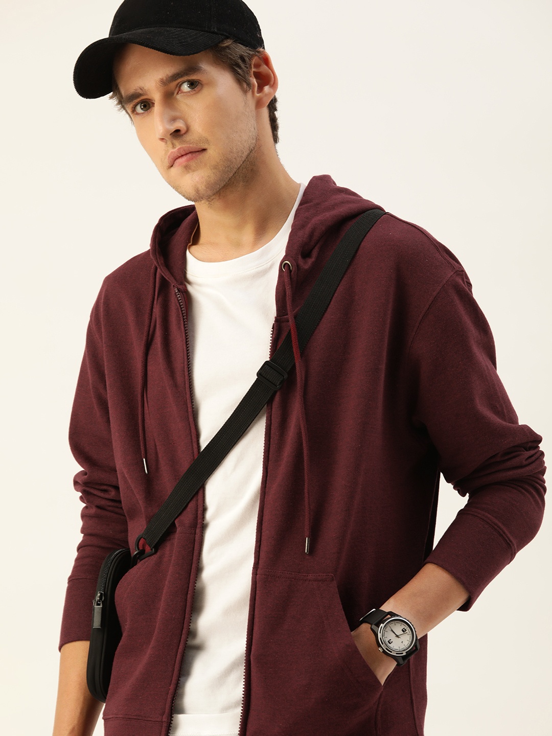 

Kook N Keech Men Maroon Solid Pure Cotton Hooded Sweatshirt