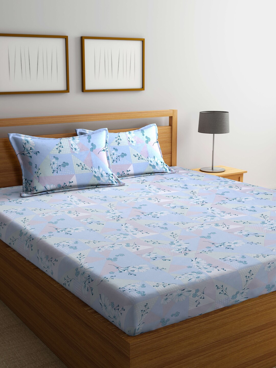 

BOMBAY DYEING Blue & White Floral 120 TC Queen Bedsheet with 2 Pillow Covers