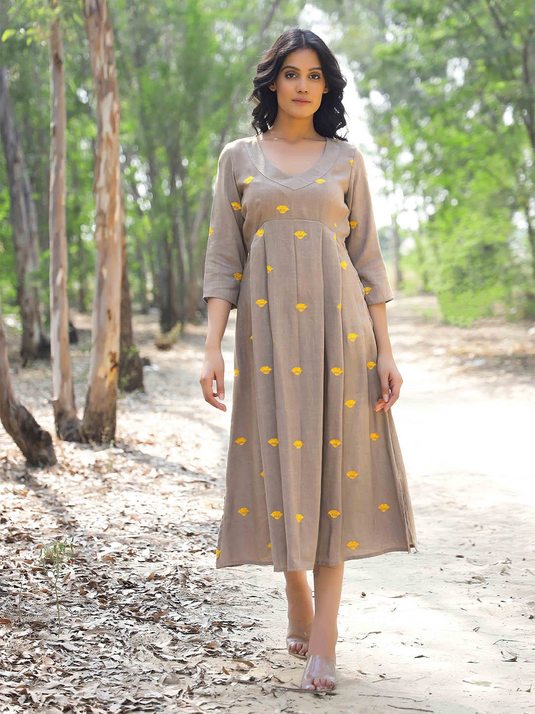 

Kapraaha Women Grey Floral Empire Midi Dress
