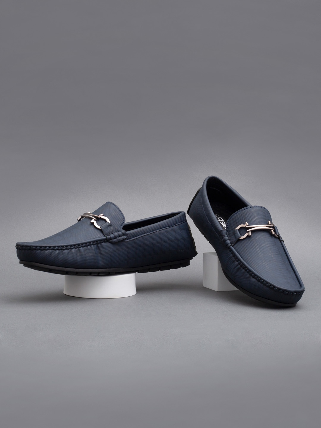 

Big Fox Men Blue Printed Loafers