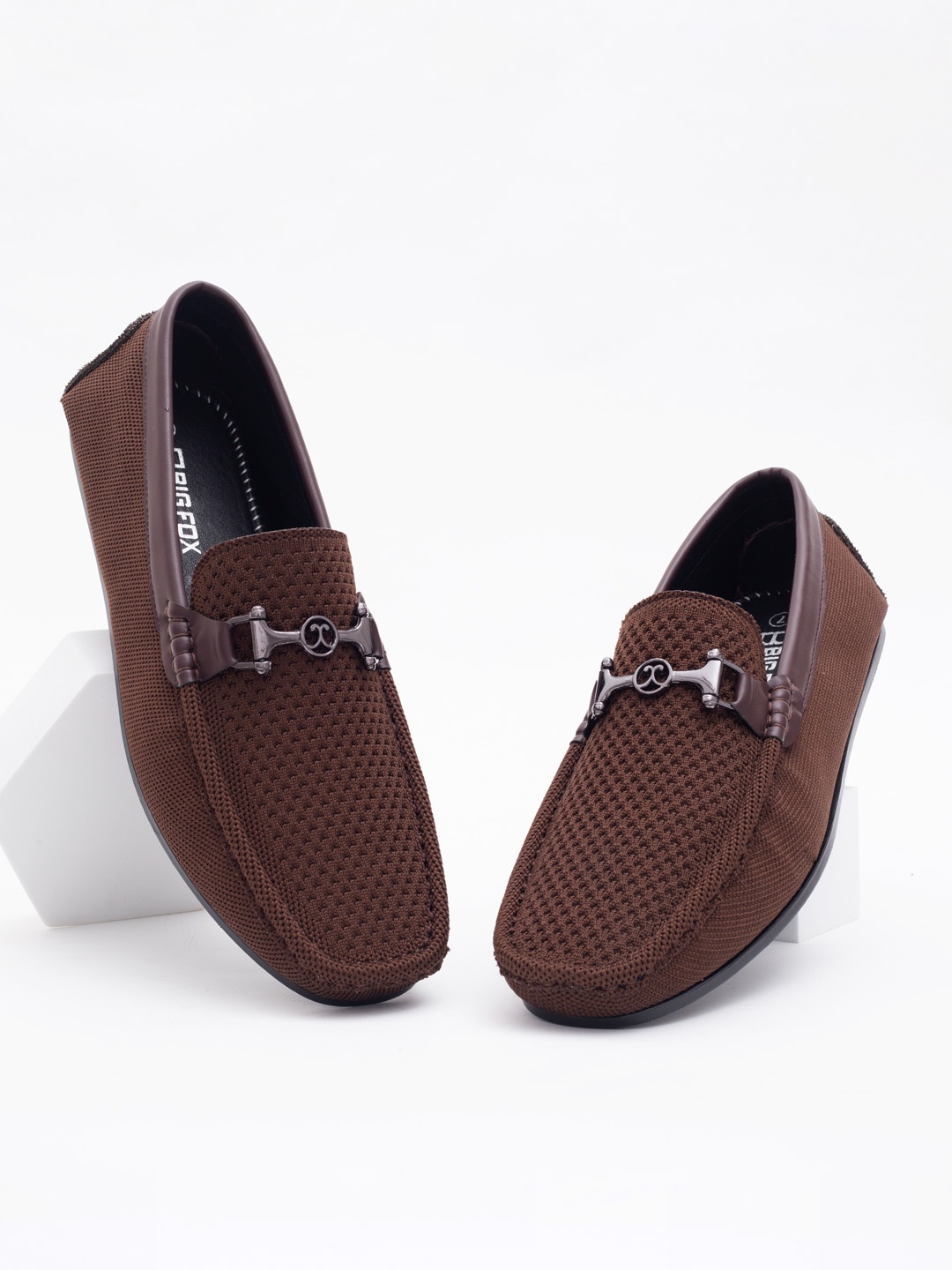 

Big Fox Men Brown Woven Design Loafers