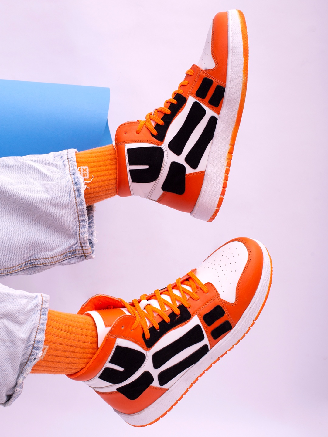 

Big Fox Men Orange Colourblocked Sneakers