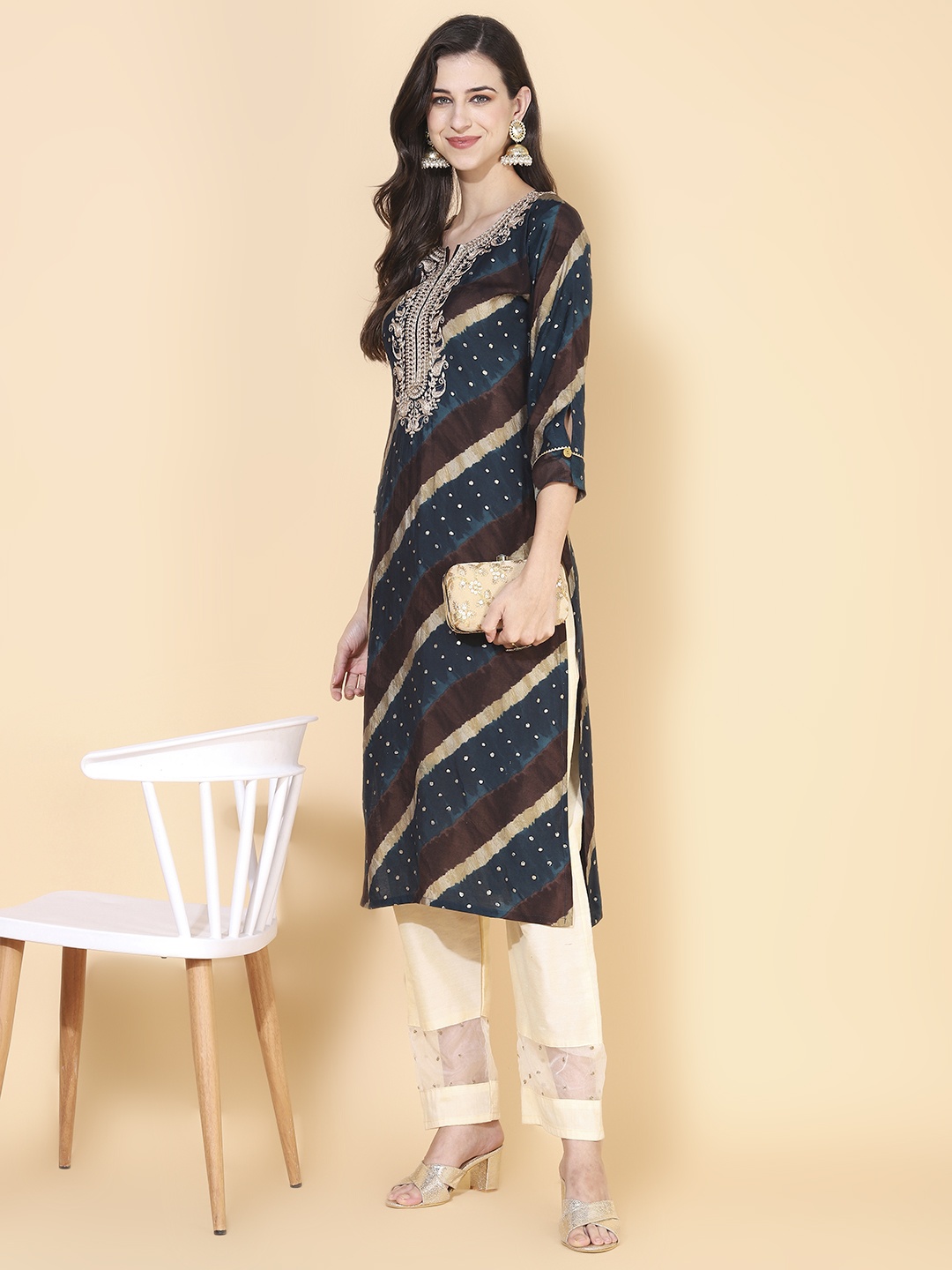 

FASHOR Women Teal Printed Foil Print Thread Work Kurta