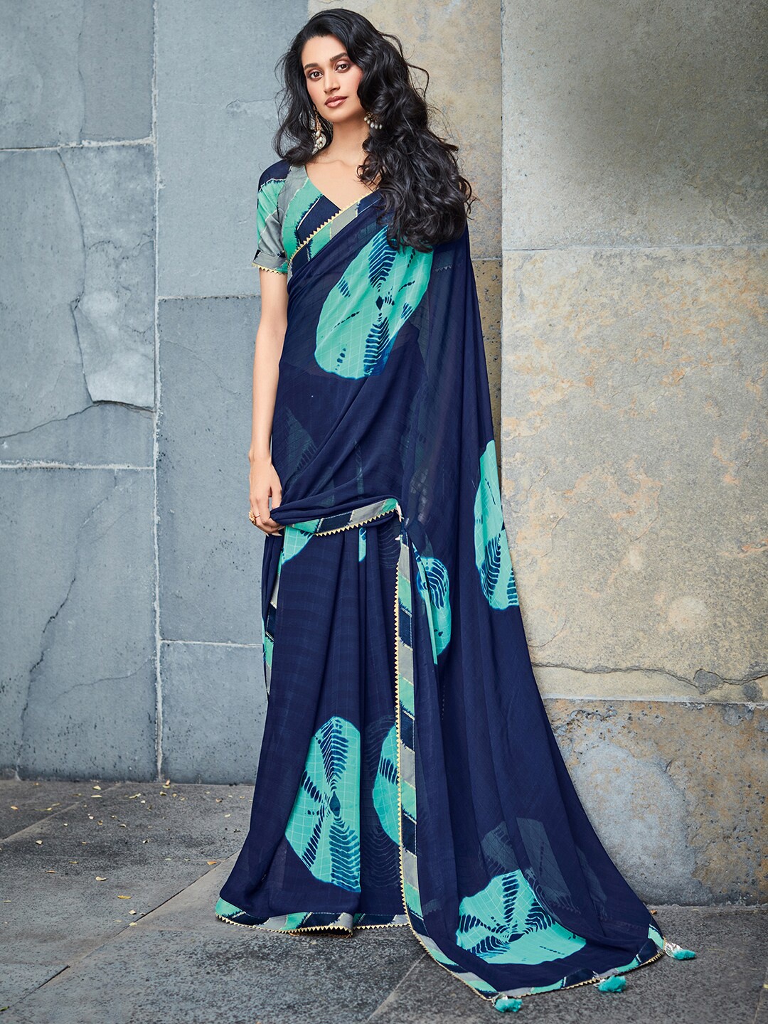 

Saree mall Blue Navy Blue Bandhani Poly Georgette Taant Sarees