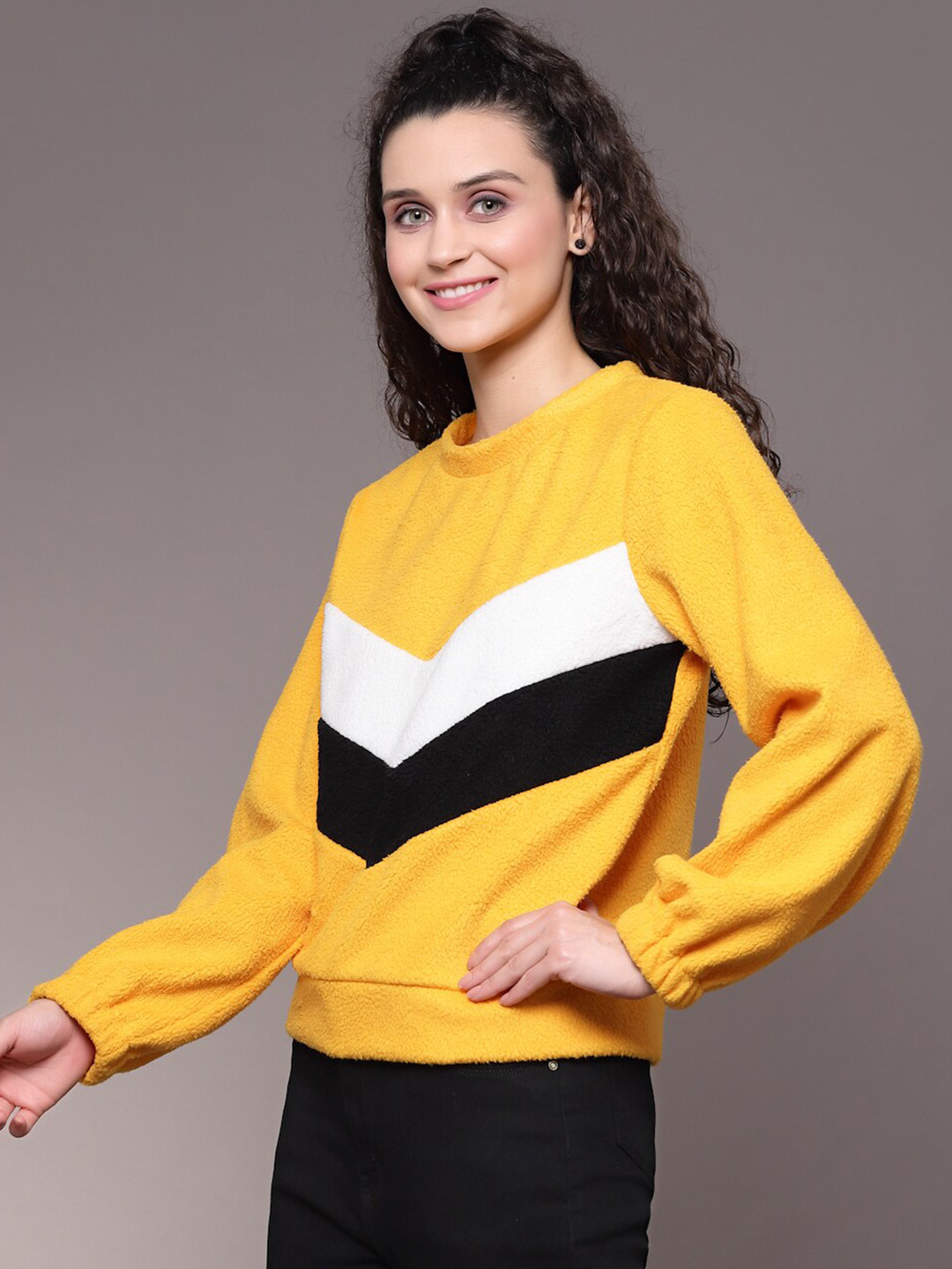 

KASSUALLY Women Yellow Pullover Sweatshirt