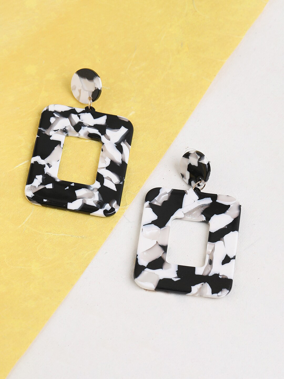 

SOHI Black & White Gold Plated Contemporary Drop Earrings