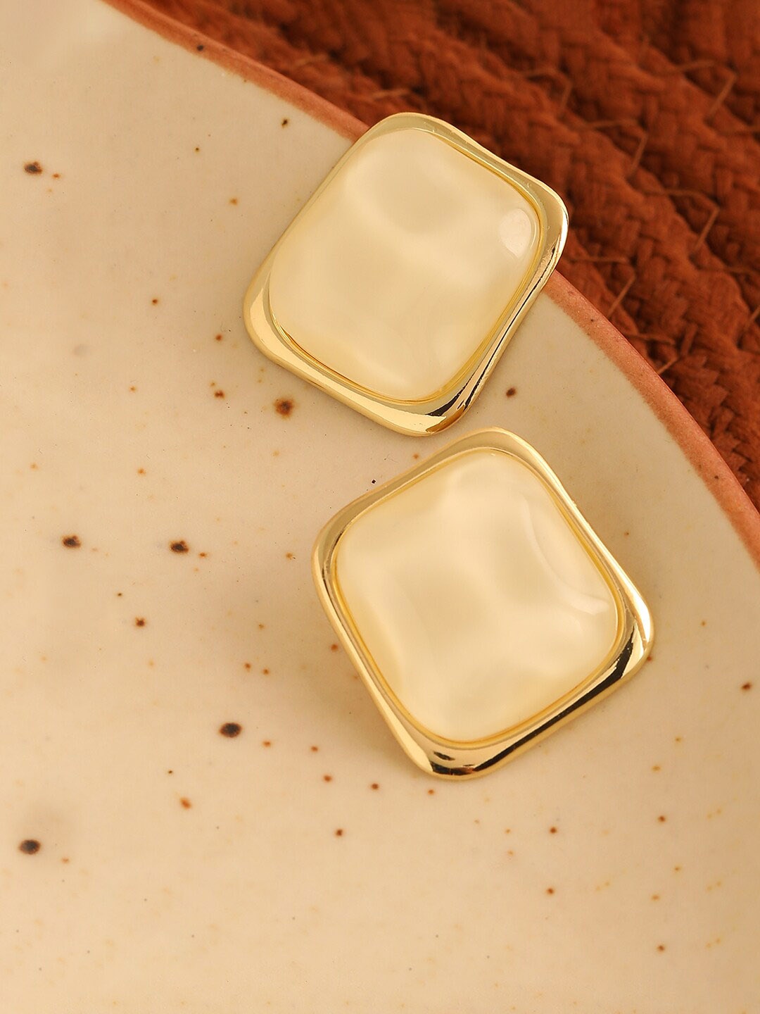 

SOHI Gold-Toned & White Gold Plated Contemporary Studs Earrings