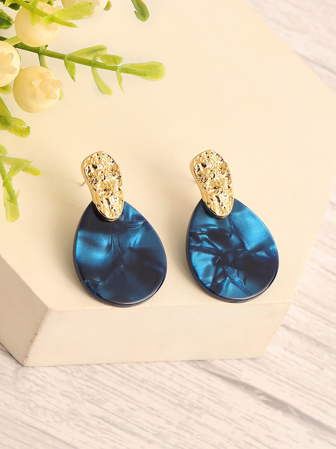 

SOHI Blue & Gold Plated Contemporary Studs Earrings