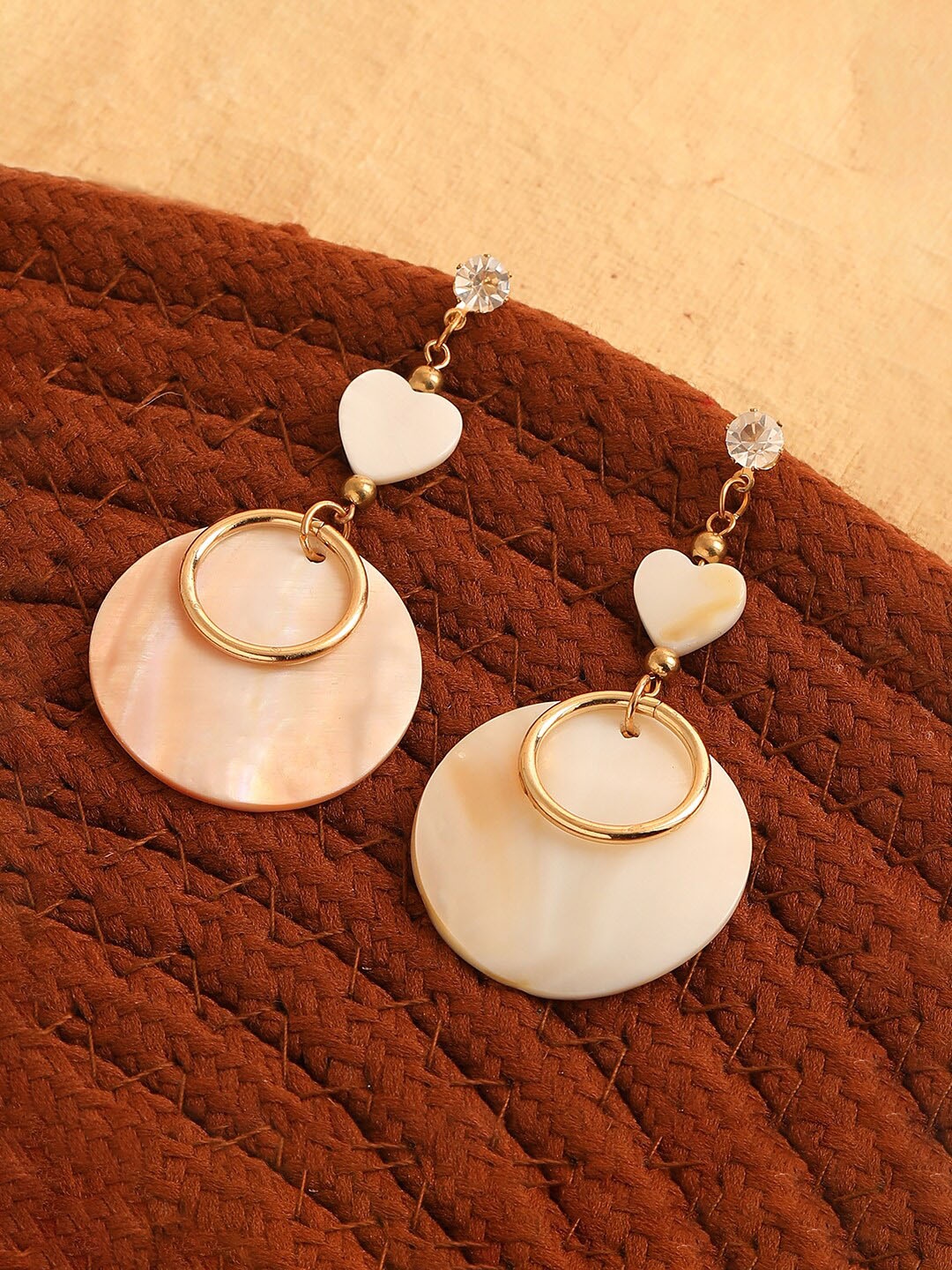 

SOHI Cream-Coloured & Gold-Toned Contemporary Gold-Plated Drop Earrings