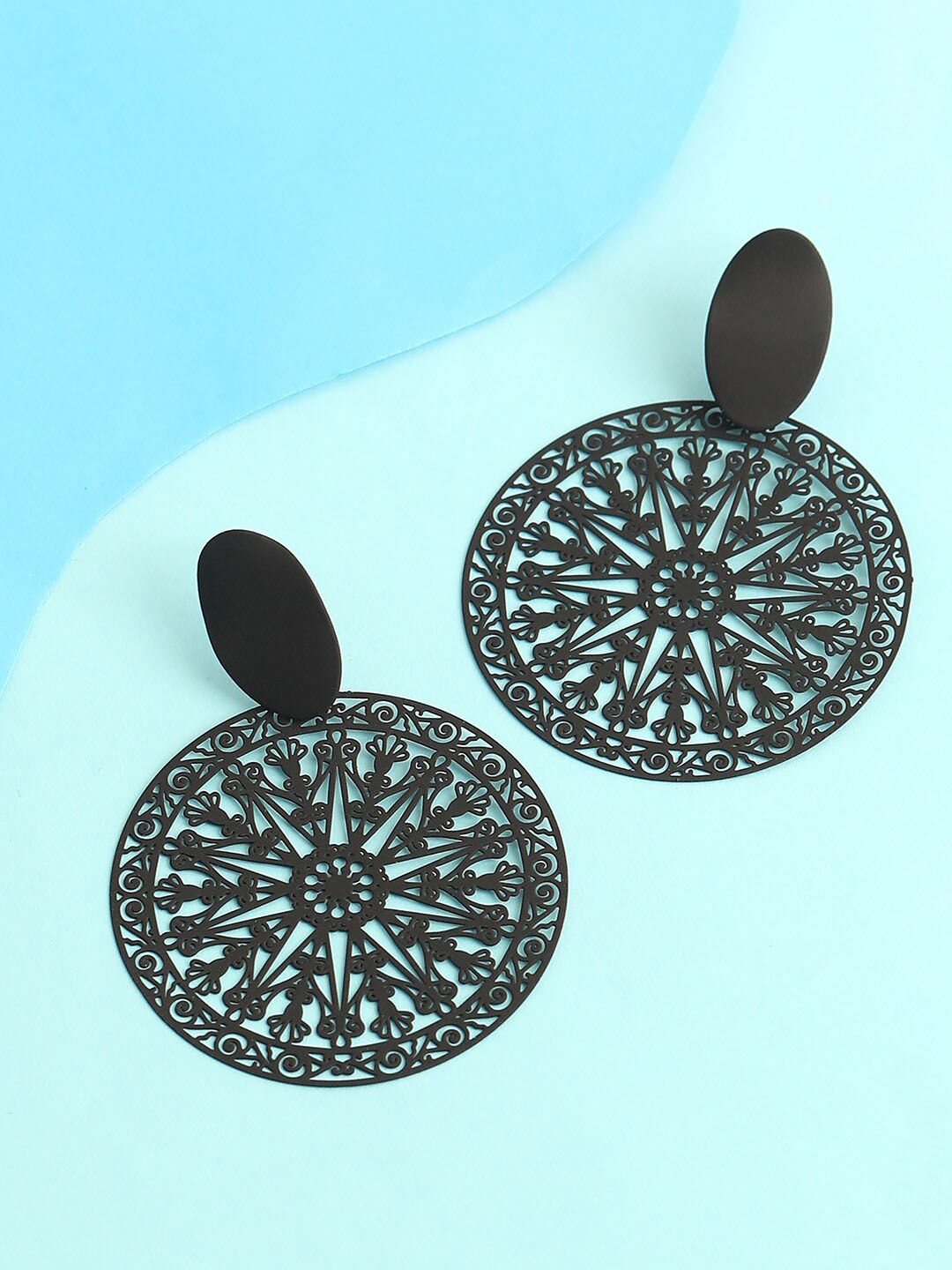 

SOHI Black Contemporary Drop Earrings