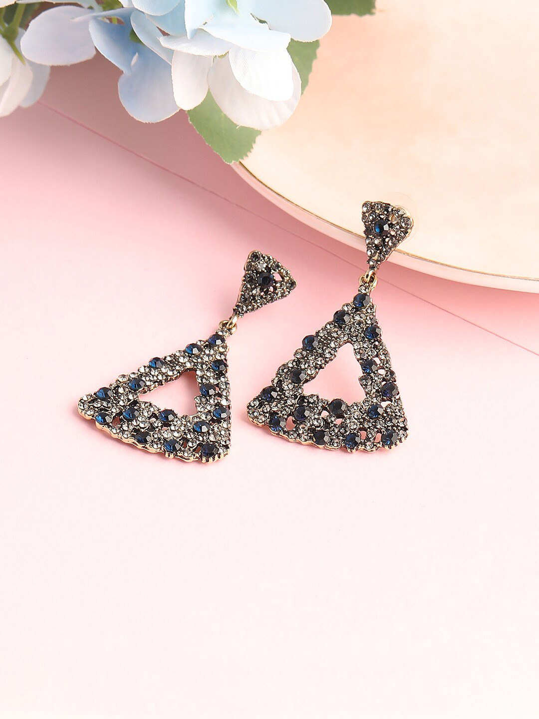 

SOHI Black Gold Plated Contemporary Drop Earrings