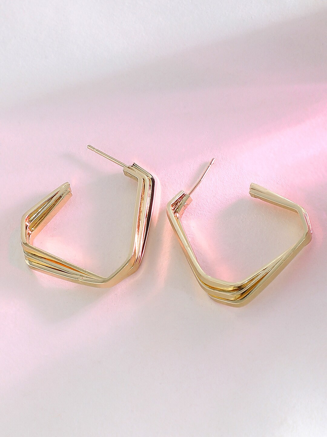 

SOHI Gold-Toned & Gold Plated Contemporary Hoop Earrings