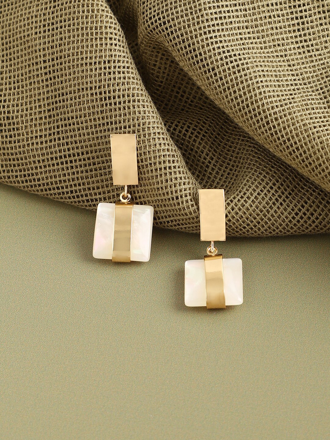 

SOHI White & Gold-Toned & Gold Plated Contemporary Drop Earrings