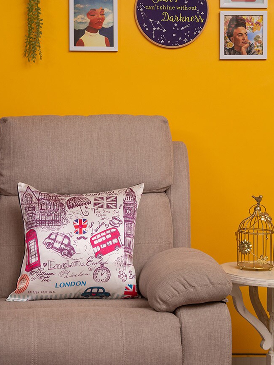 

BandBox White & Red Printed Square Cushion Cover
