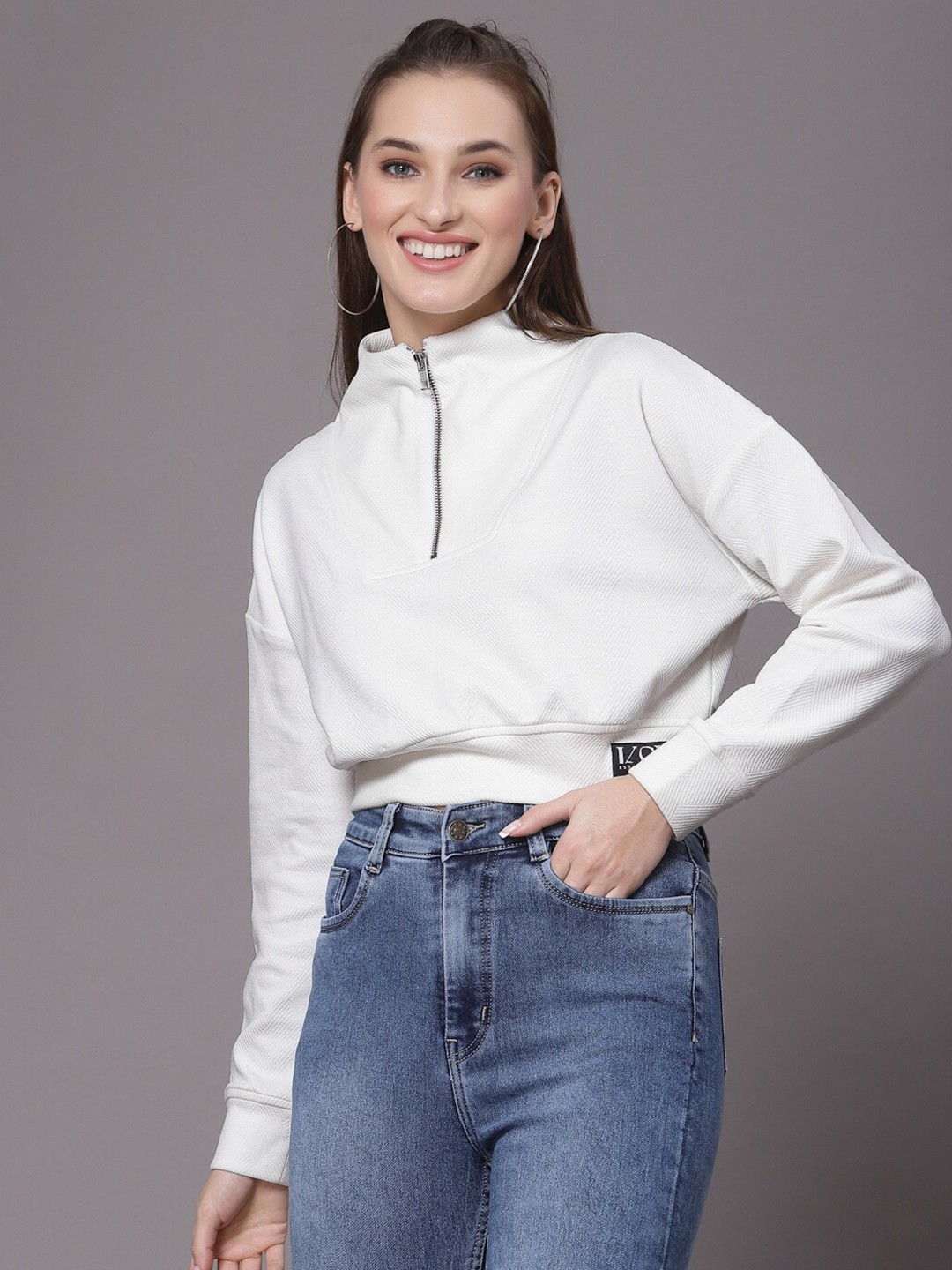 

KASSUALLY Women White Loose Fit Sweatshirt