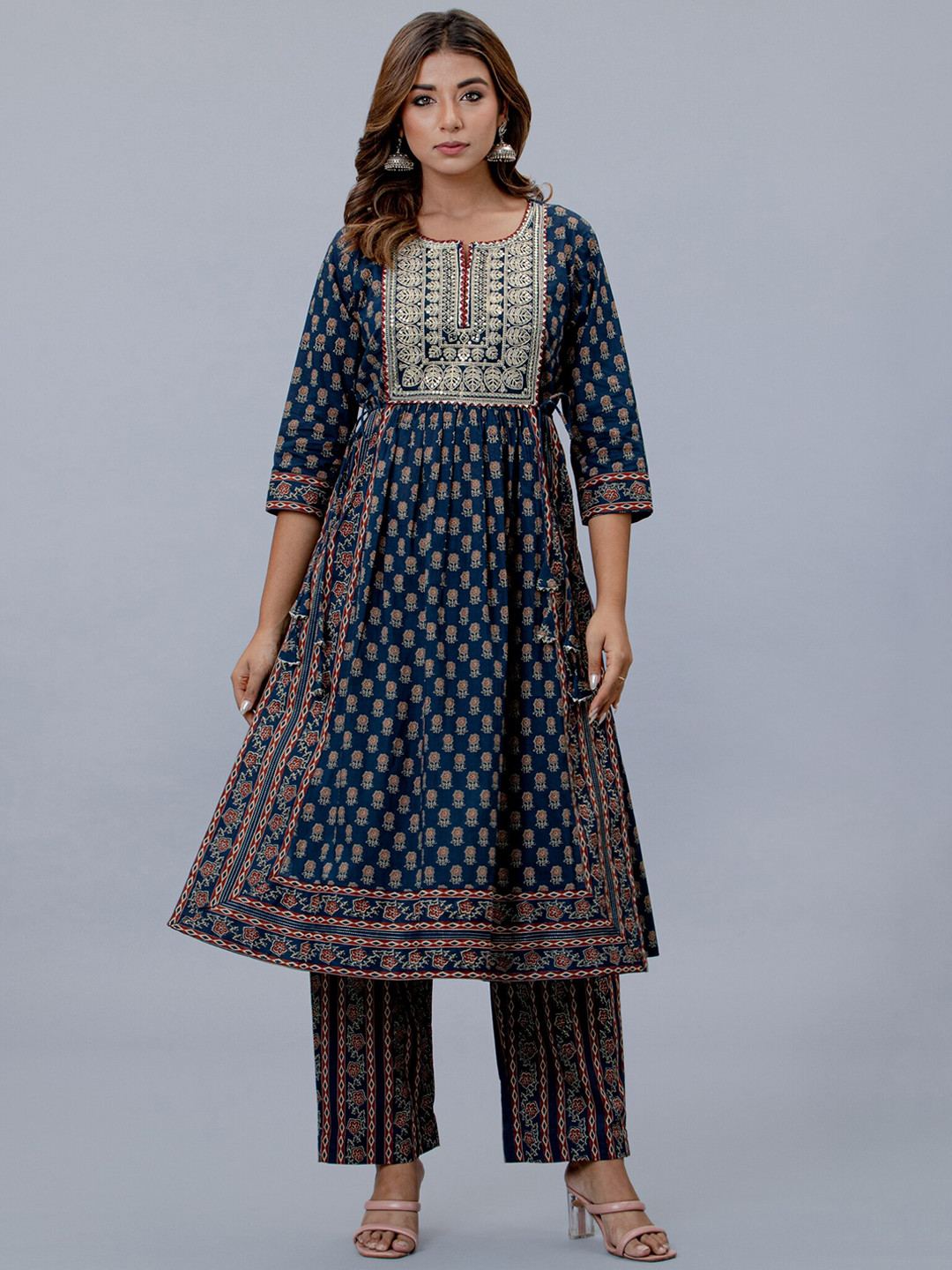 

EtnicaWear Women Blue Floral Printed Pleated Thread Work Pure Cotton Kurta with Trousers & With Dupatta