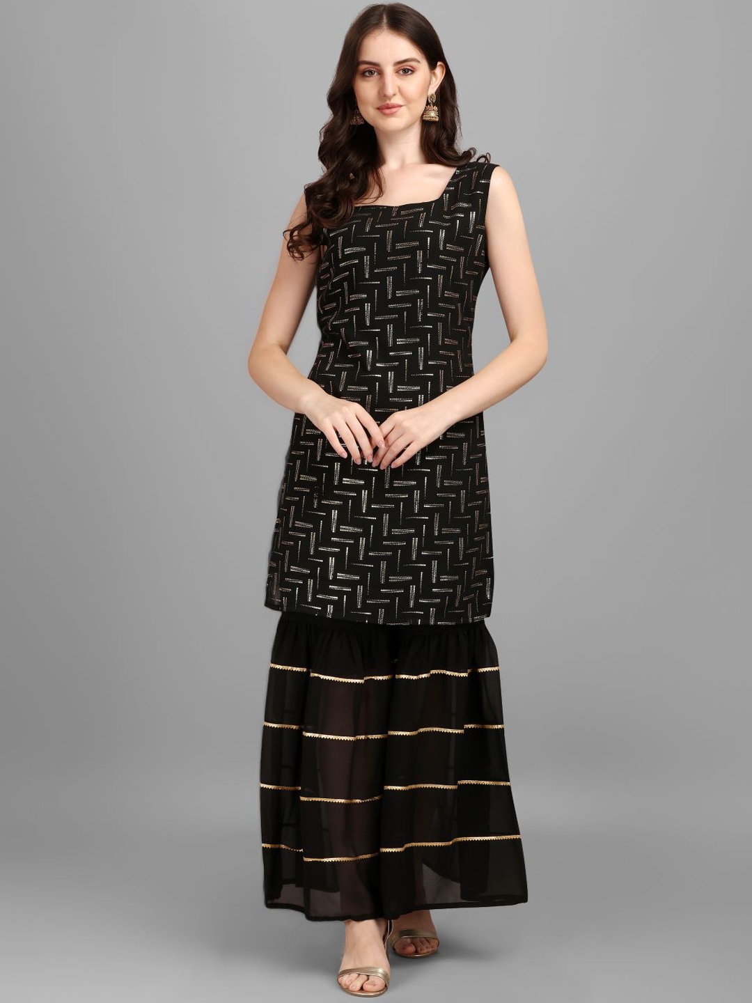 

GUFRINA Women Black Printed Kurta with Sharara