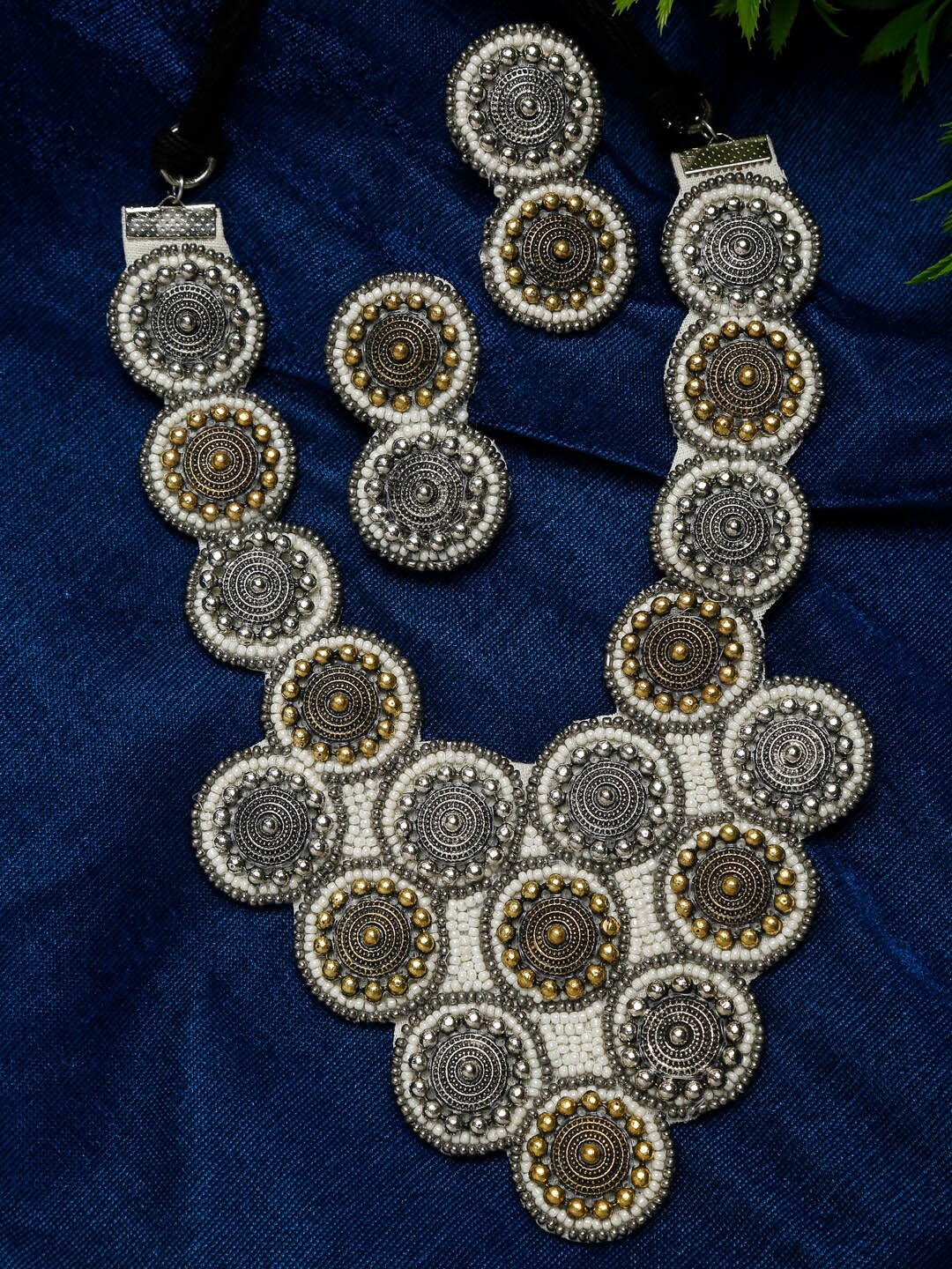 

Dhrohar Silver-Plated White Stone Studded & Beaded Jewellery Set