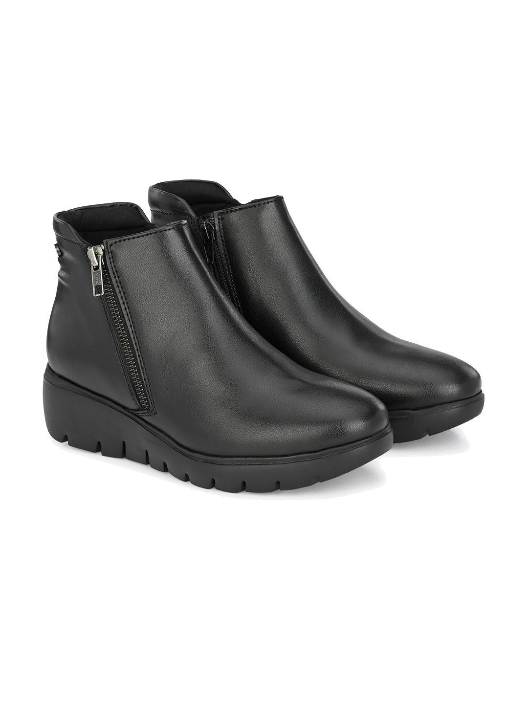 

Delize Women Black Solid Cheslea Boots