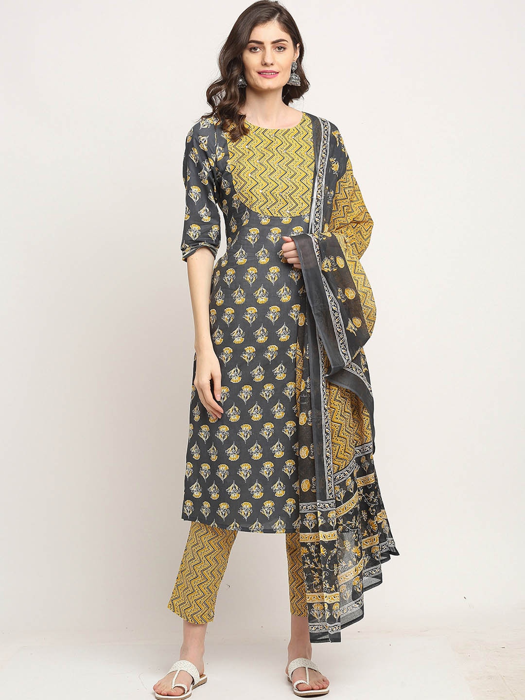 

Rajnandini Women Grey Floral Printed Pure Cotton Kurta with Trousers & With Dupatta