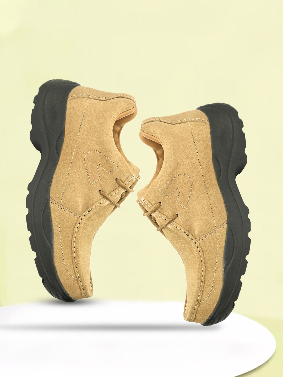 

Fashion Victim Men Beige Leather Sneakers
