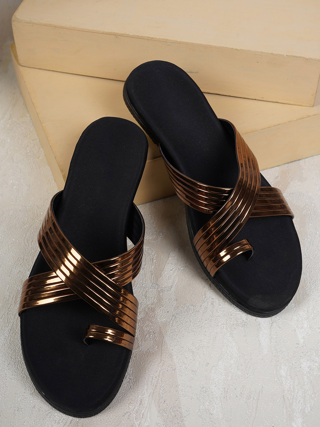 

Style Shoes Men Copper-Toned Open Toe Flats