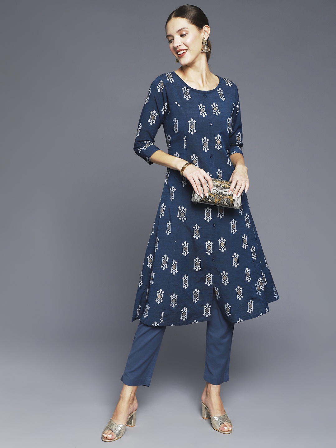 

Anubhutee Ethnic Motifs Printed Kurta, Blue