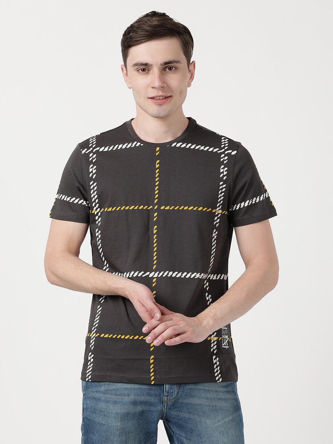 

Wrangler Men Grey & Yellow Checked Cotton T-shirt