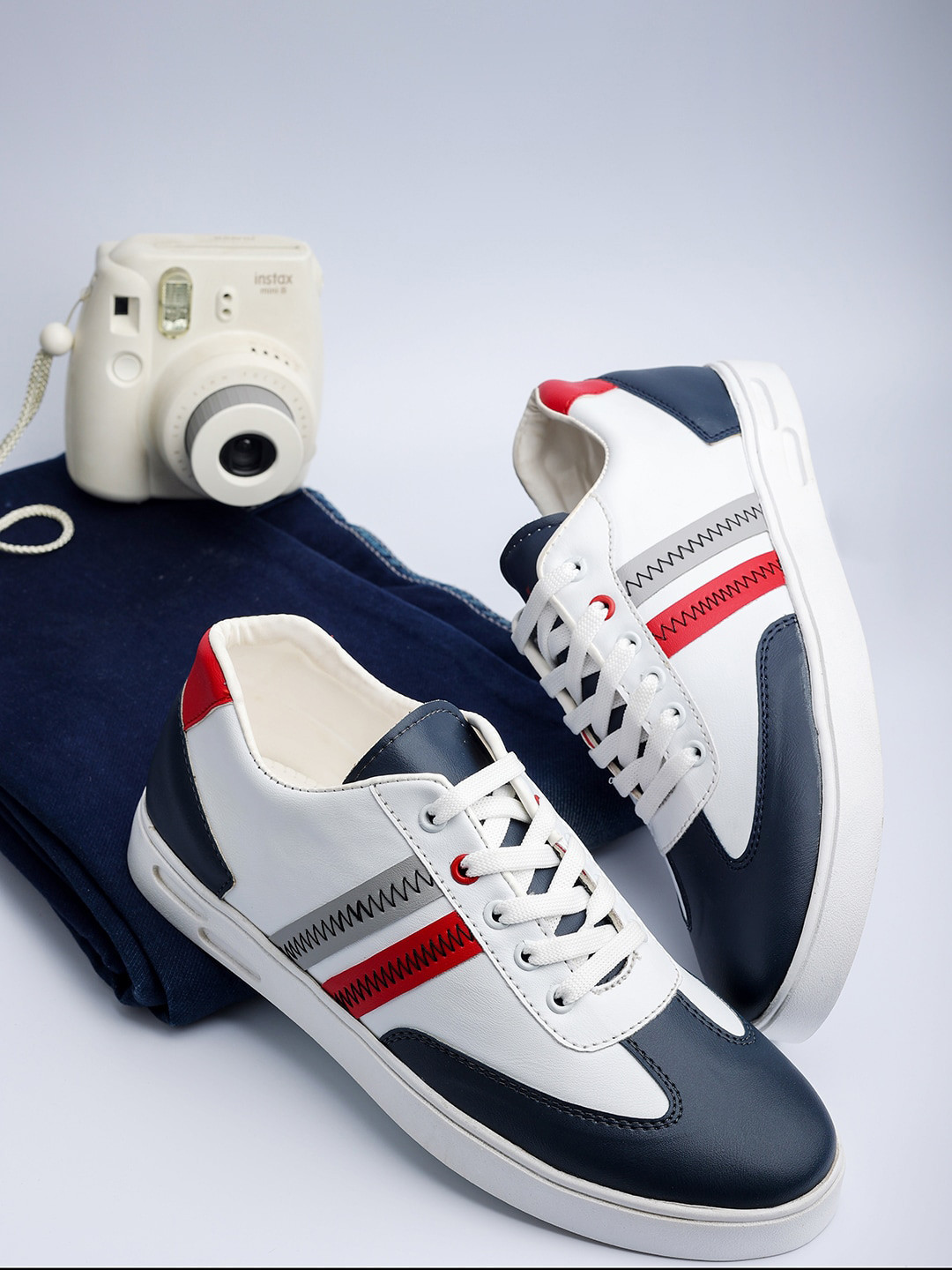 

Mactree Men White Colourblocked PU Lightweight Sneakers