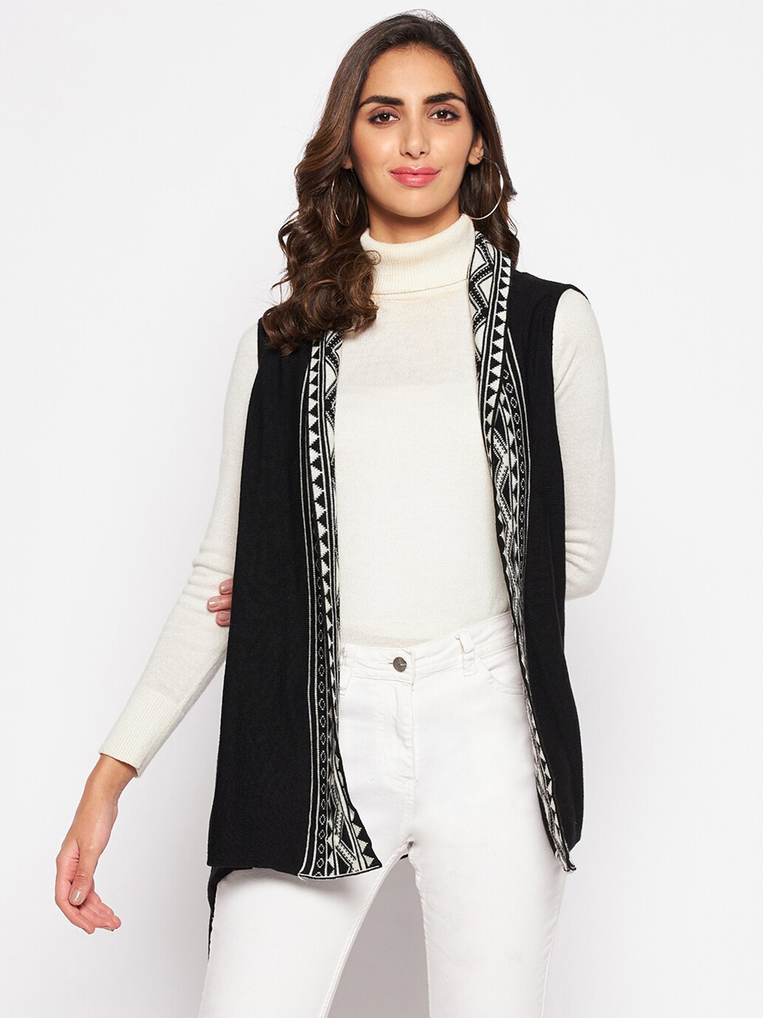 

Crozo By Cantabil Women Black & White Printed Acrylic Longline Shrug