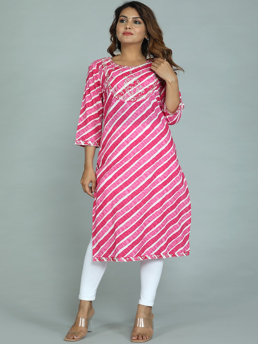 

gvs shoppe Women Pink & White Embroidered Thread Work Kurta