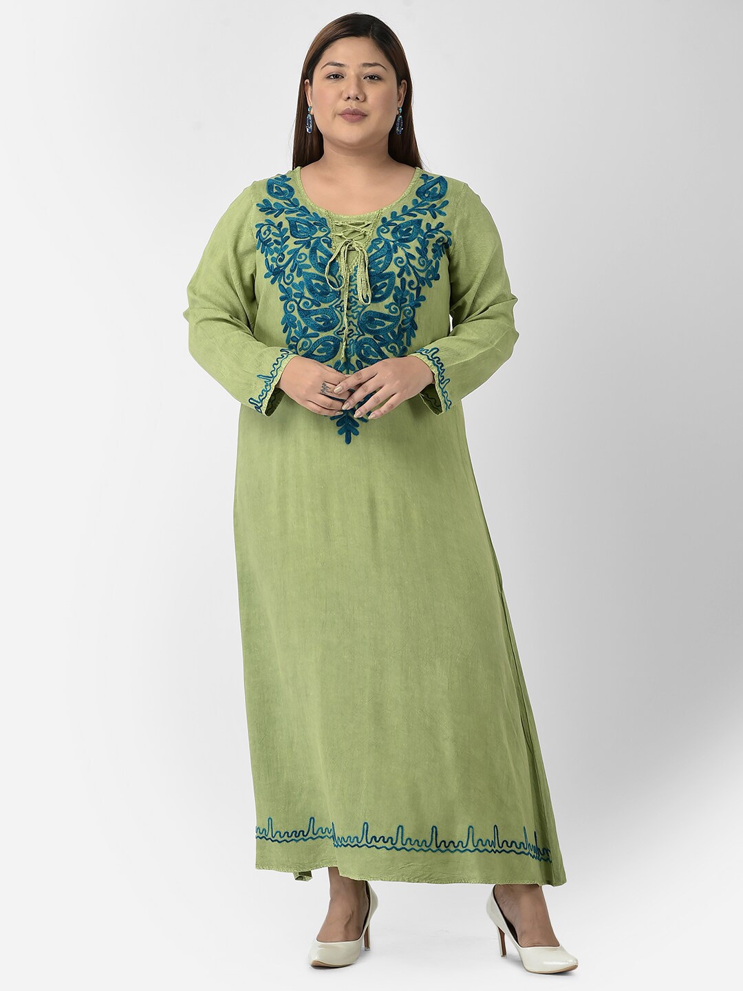 

VELDRESS Women Green Floral Embroidered Maxi Dress