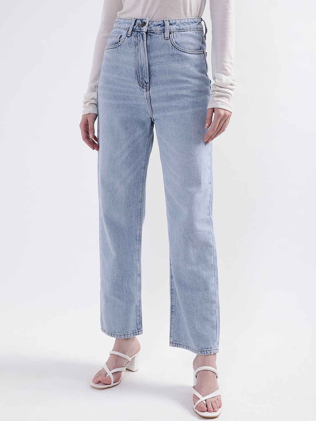 

ELLE Women Blue Straight Fit Low Distress Heavy Fade Cotton Jeans