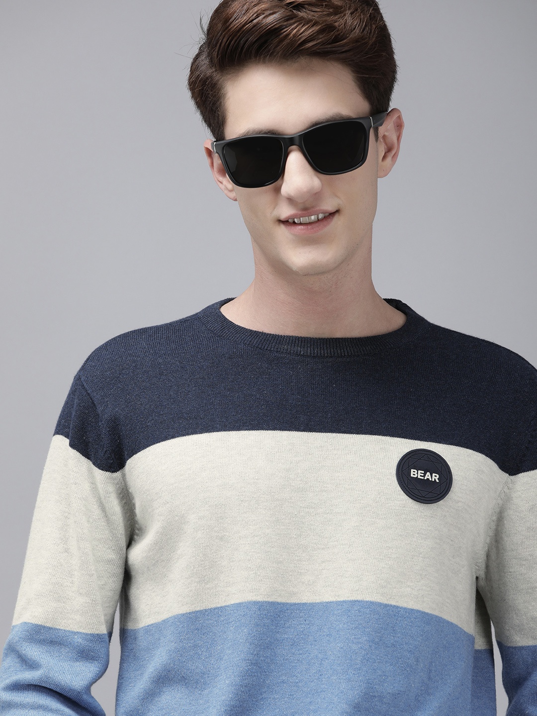

THE BEAR HOUSE Men Multicoloured Colourblocked Pullover with Applique Detail, Multi