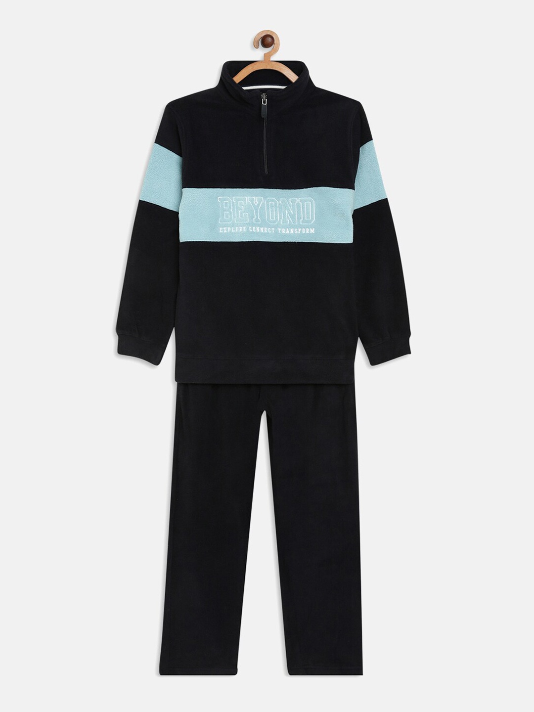 

Octave Boys Navy Blue & Light Blue Colorblocked Tracksuits