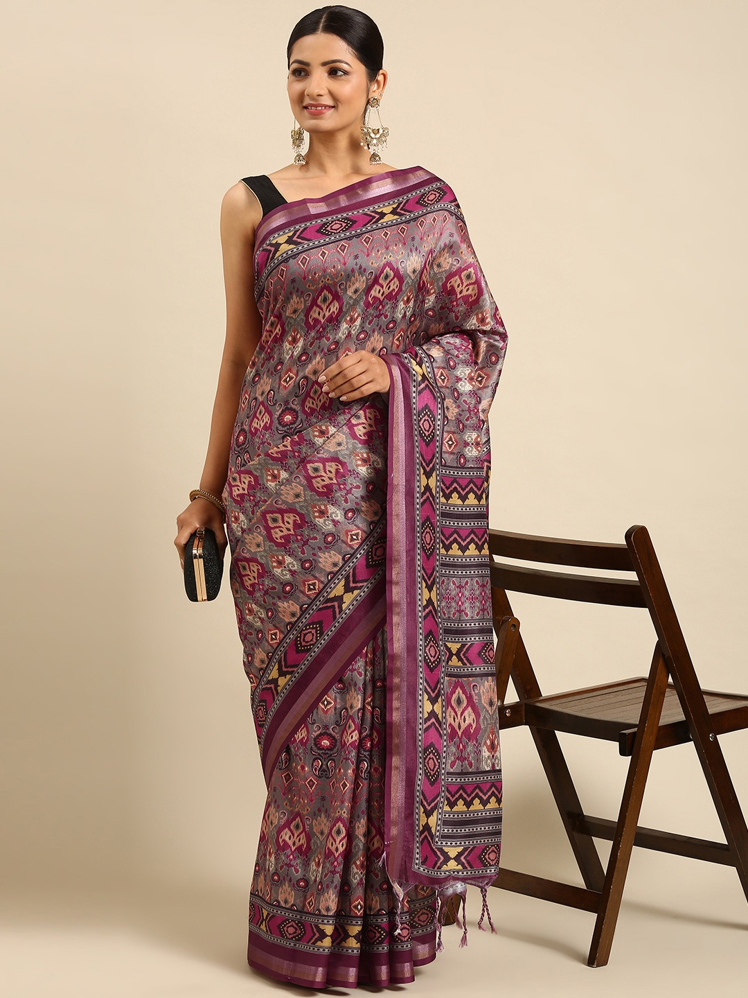 

VISHNU WEAVES Grey & Pink Ethnic Motifs Ikat Saree