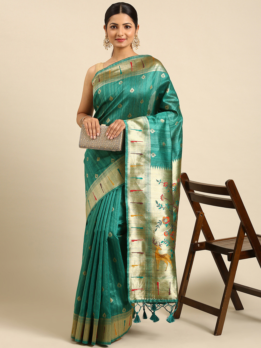 

VISHNU WEAVES Green & Gold-Toned Ethnic Motifs Jute Silk Paithani Saree