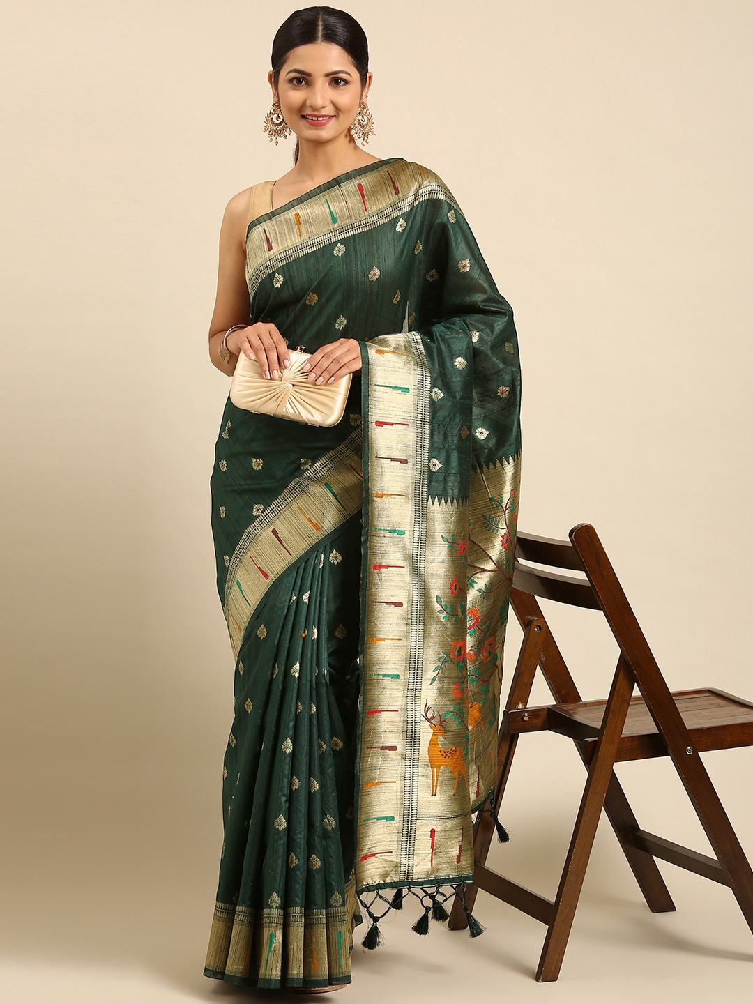 

VISHNU WEAVES Green & Gold-Toned Ethnic Motifs Jute Silk Paithani Saree