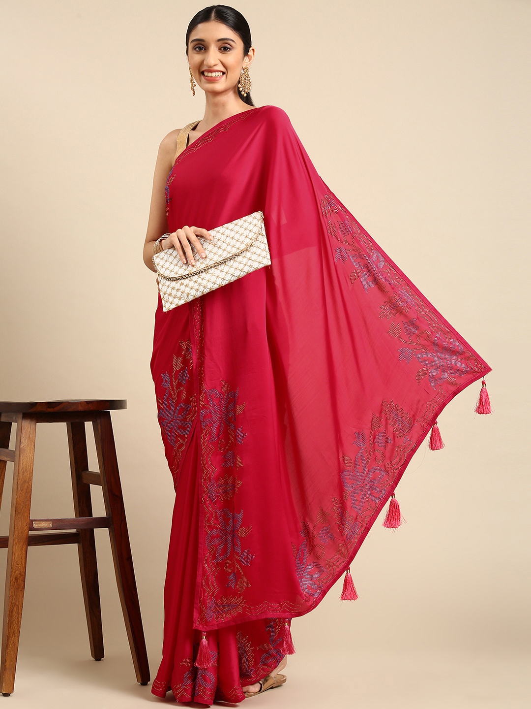 

VISHNU WEAVES Pink Solid Satin Silk Saree