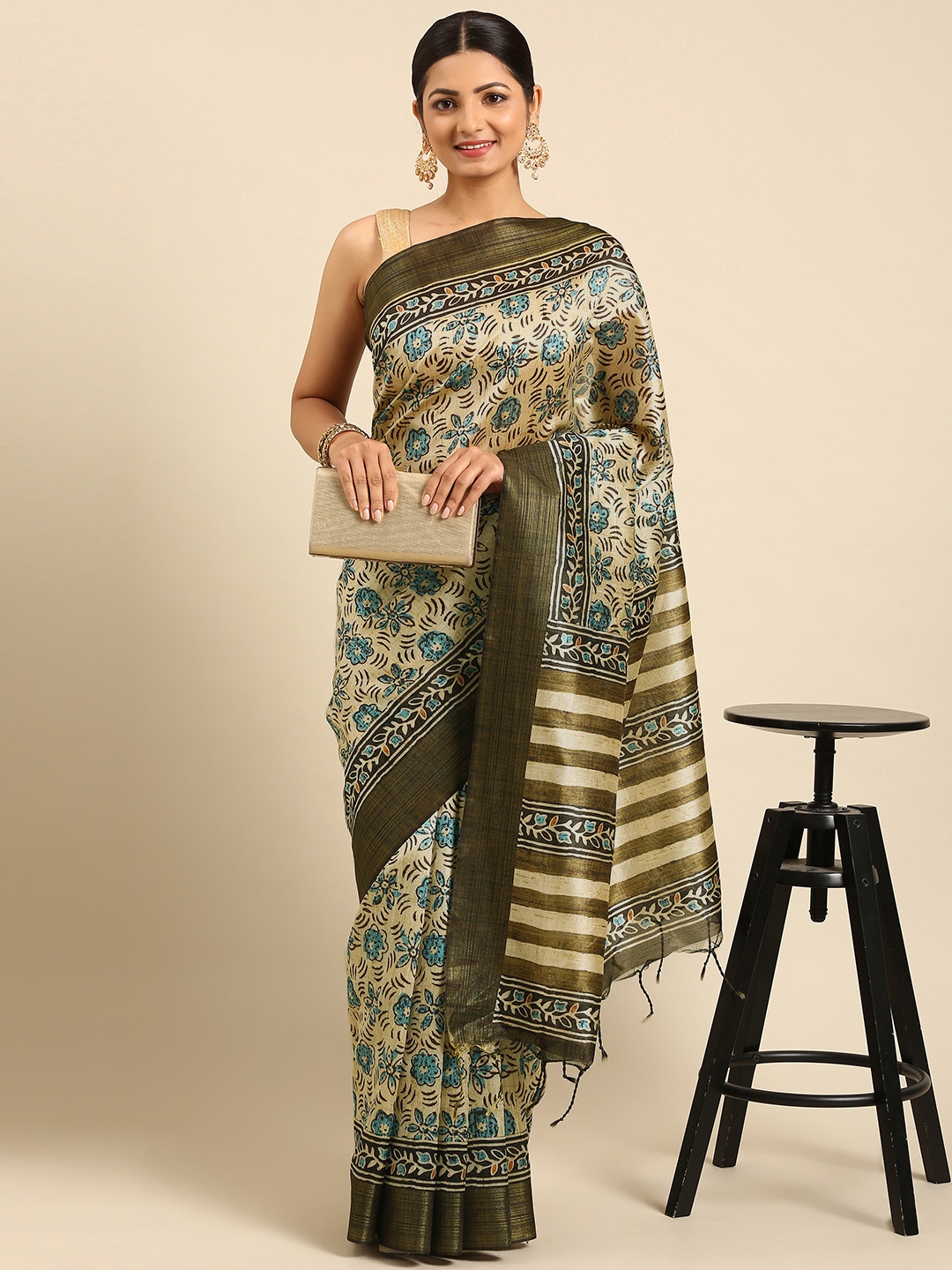 

VISHNU WEAVES Cream-Coloured & Olive Green Floral Mysore Silk Saree