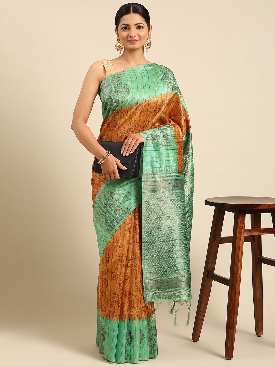 

VISHNU WEAVES Coral & Blue Floral Jute Silk Tussar Saree