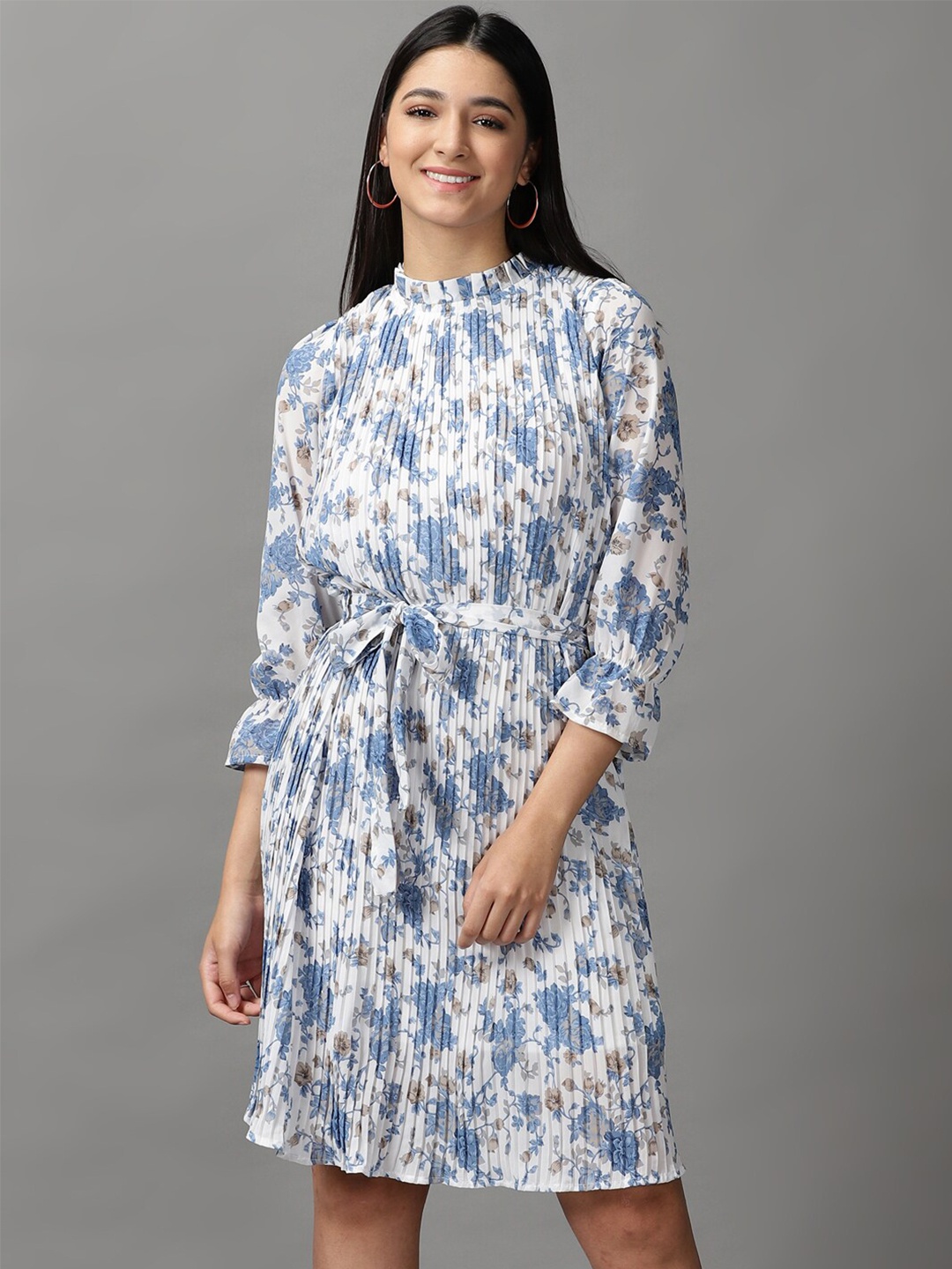

SHOWOFF Women White & Blue Floral Sheath Dress