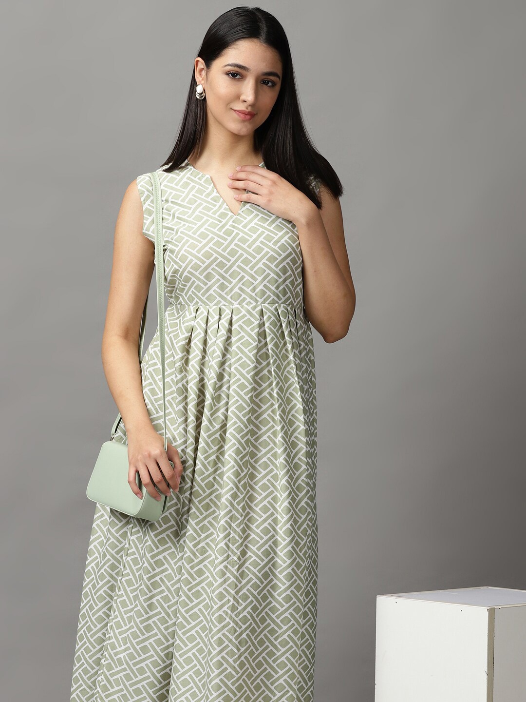 

SHOWOFF Women Sea Green & White V-Neck Maxi Dress