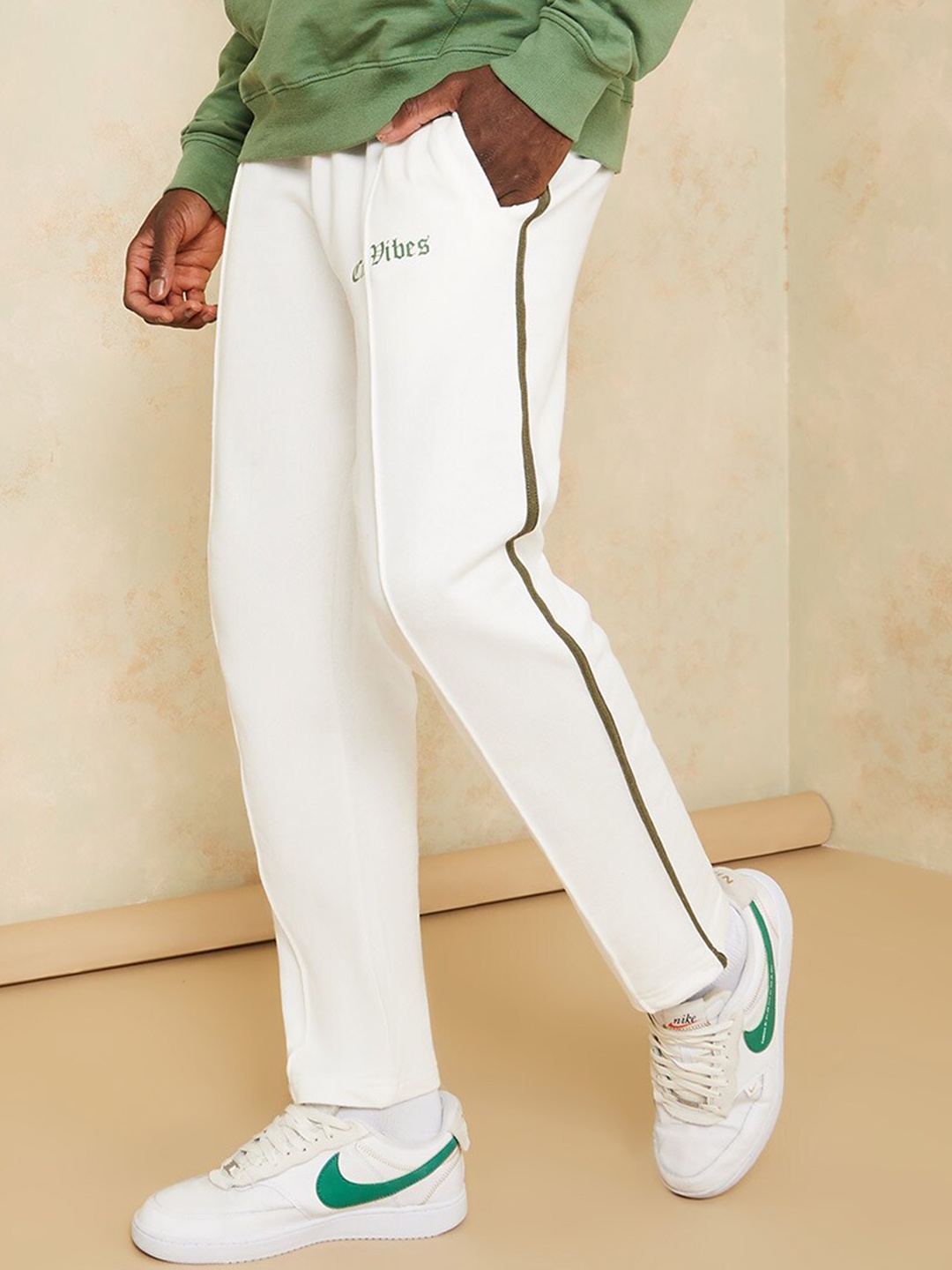 

Styli Men Cream Colored Solid Cotton Slim-Fit Jogger