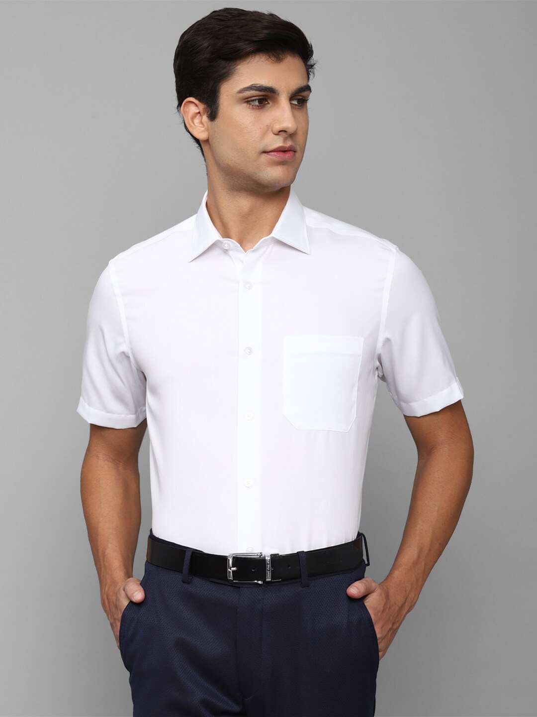 

Louis Philippe Men White Pure Cotton Solid Slim Fit Formal Shirt