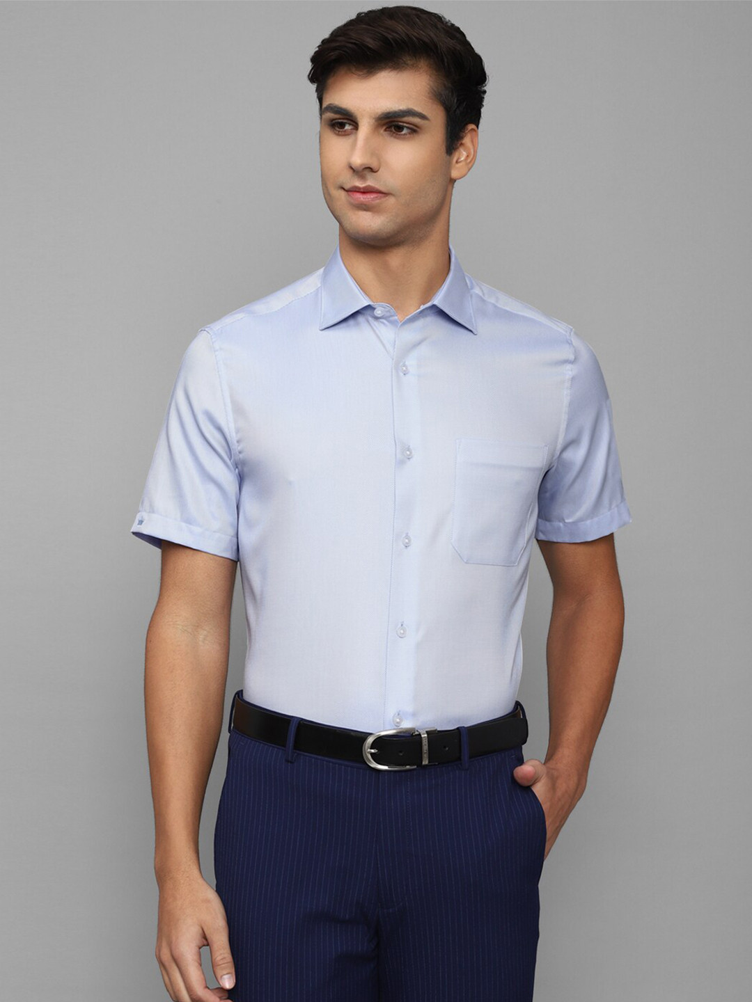 

Louis Philippe Men Blue Pure Cotton Solid Slim Fit Formal Shirt