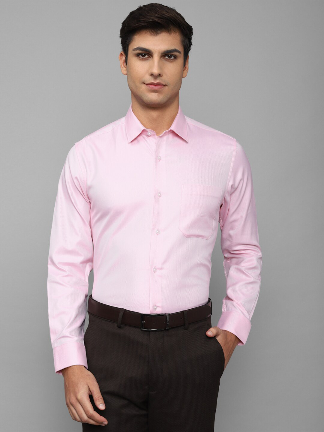 

Louis Philippe Men Pink Pure Cotton Solid Slim Fit Formal Shirt